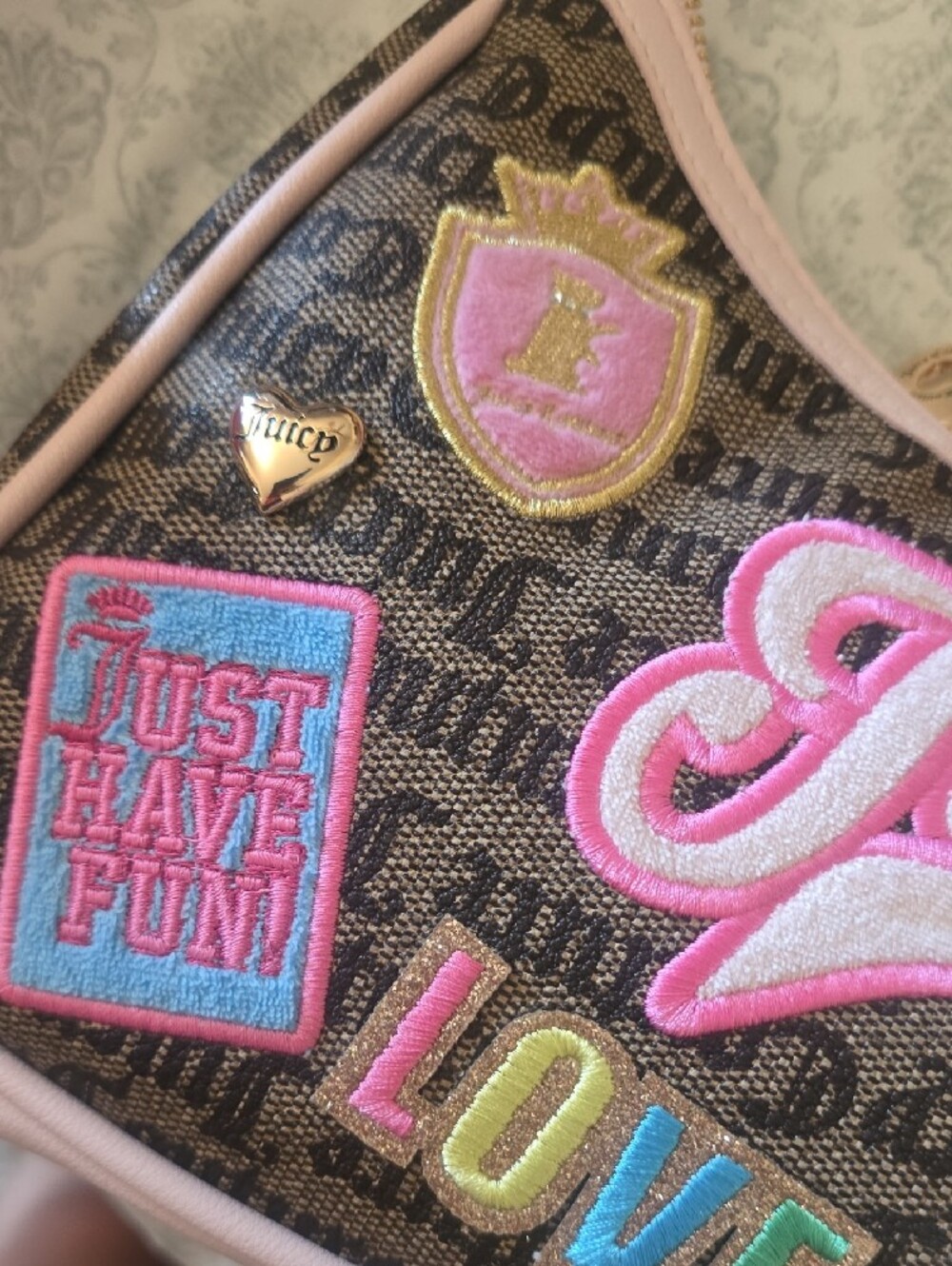 Juicy Couture Pink Patchwork Patch-Embroidered Womens Shoulder Bag - Picture 3 of 5